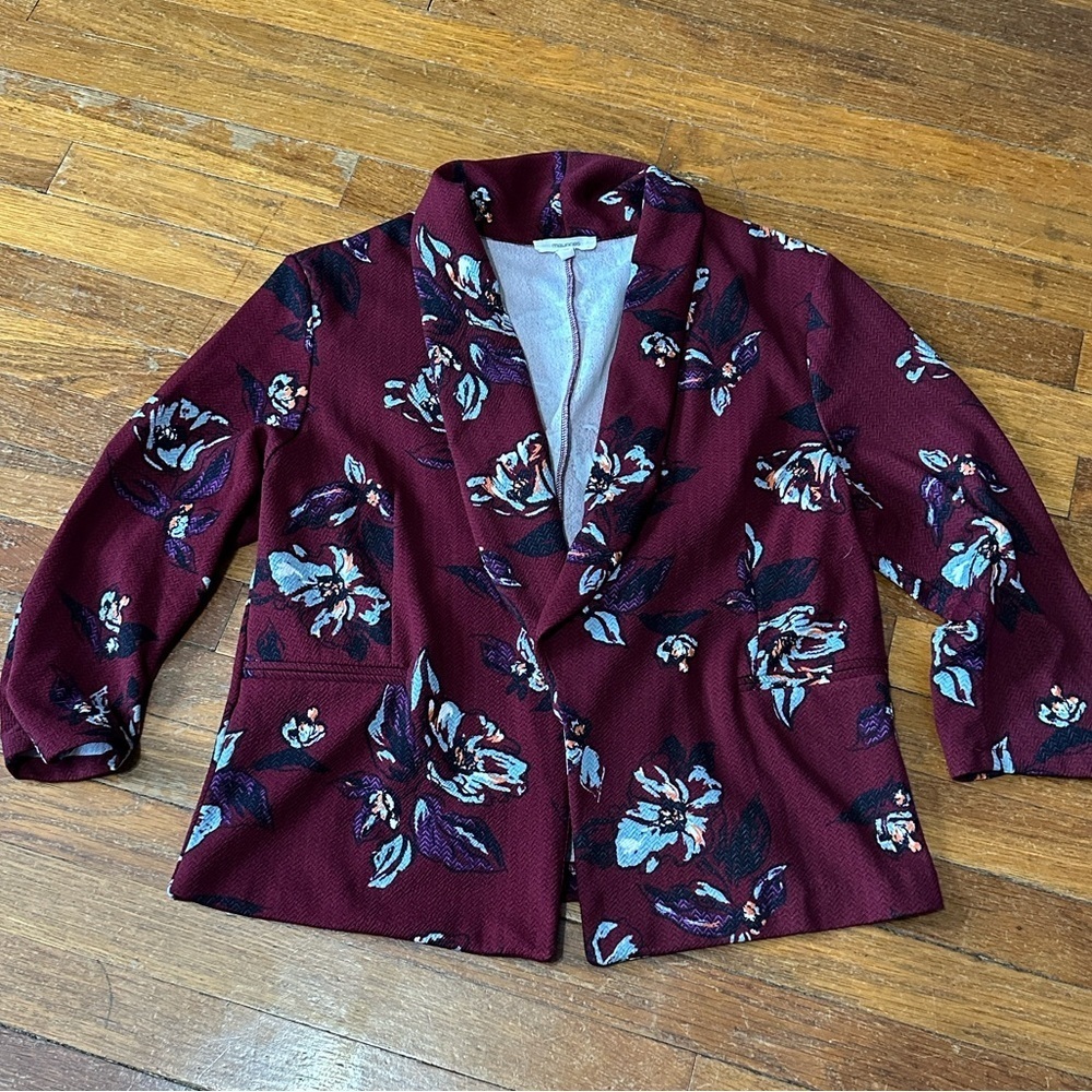 Maurice’s Maroon Open Front Floral Blazer, Large